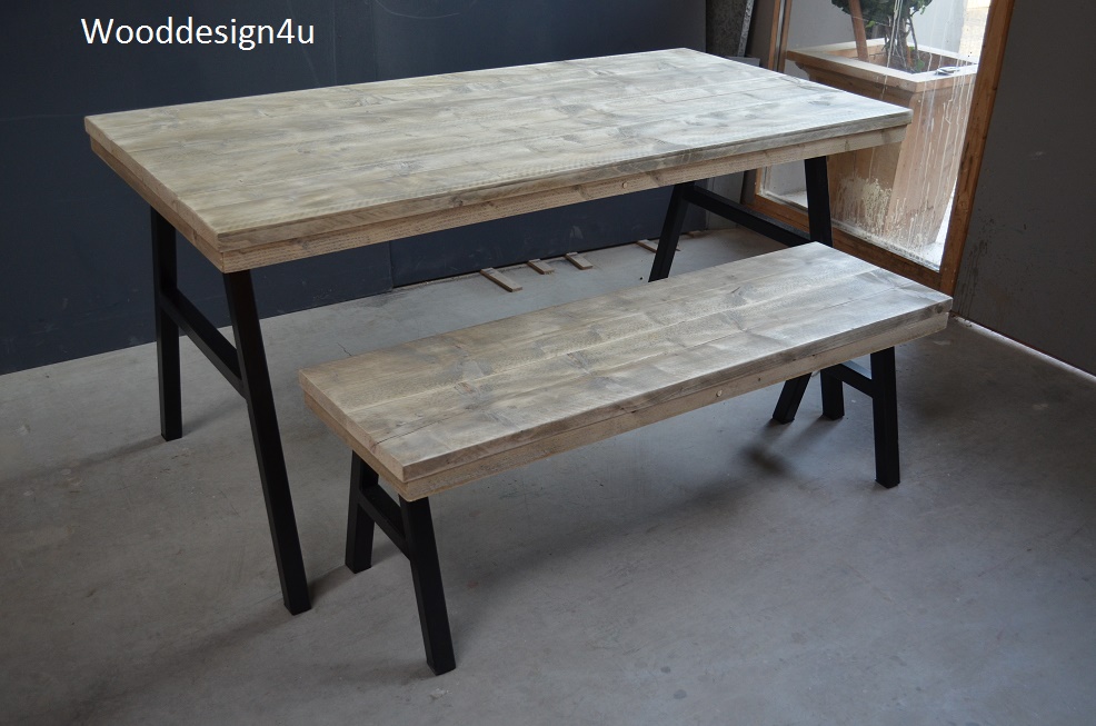 Industriele tafel en - Wooddesign4u is in massief meubelen.