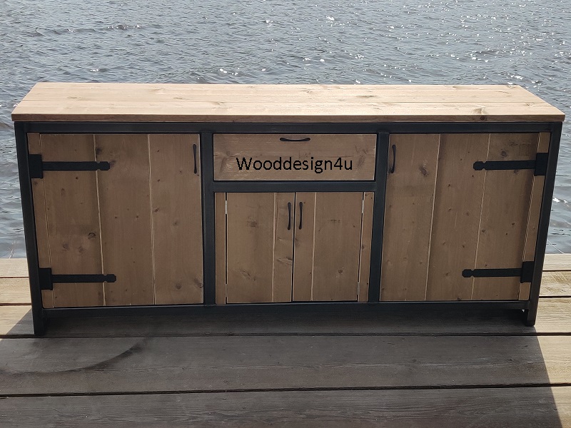 Glimp Afzonderlijk voor Staal en hout dressoir