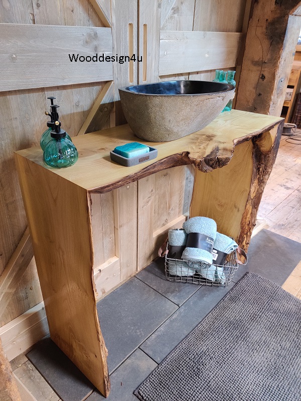 Waschbeckenmöbel aus Akazienholz