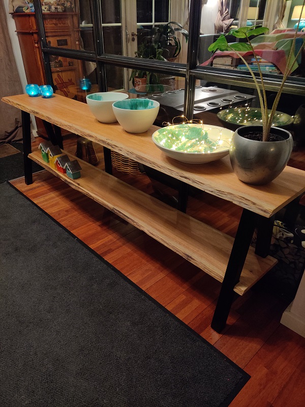 Side table met boomstamblad