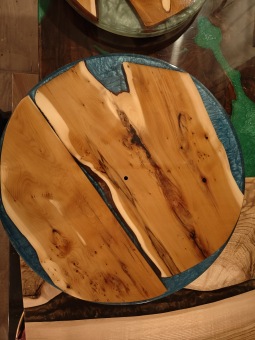 Epoxy klok van Taxushout