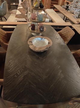 Fishbone eiken tafel