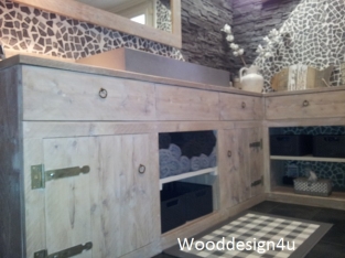 Wormer bathroom furniture