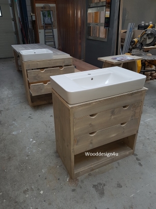 Standing washbasin furniture made of scaffolding wood