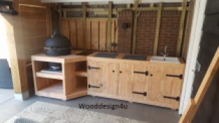 Corner outdoor kitchen, Douglas fir