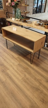 Side-table van rustiek eiken