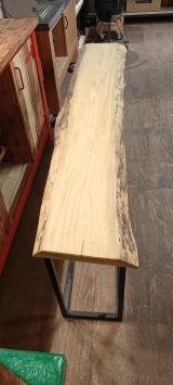 Side-table van Esdoorn