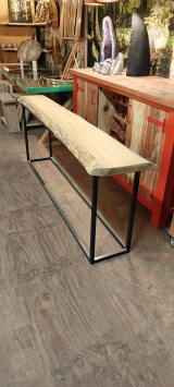 Side-table van Esdoorn